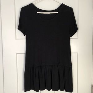 Final Touch Made in the USA black shirt sleeve t-shirt w/ ruffle. Size small